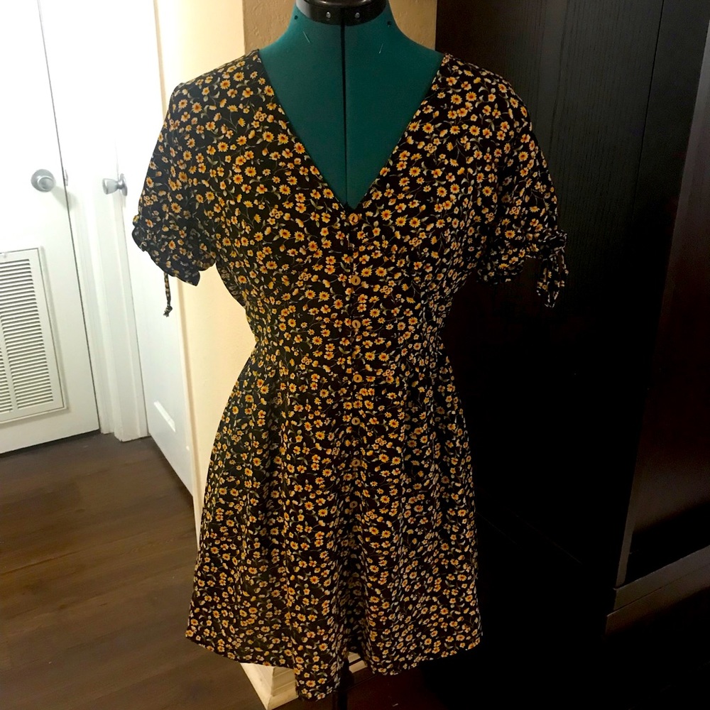 Flowery Chiffon Dress with Short Sleeves